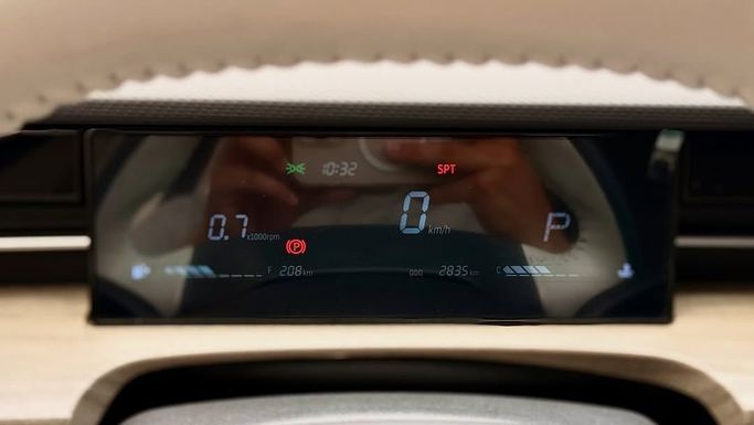 Подержанный Jetour Dashing I, 1.6 л, 2025 в Шардже от Badar Used Cars Серебристый цвет.  | AUTO.AE