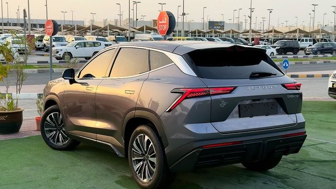 Подержанный Jetour Dashing I, 1.6 л, 2025 в Шардже от Badar Used Cars Серебристый цвет.  | AUTO.AE