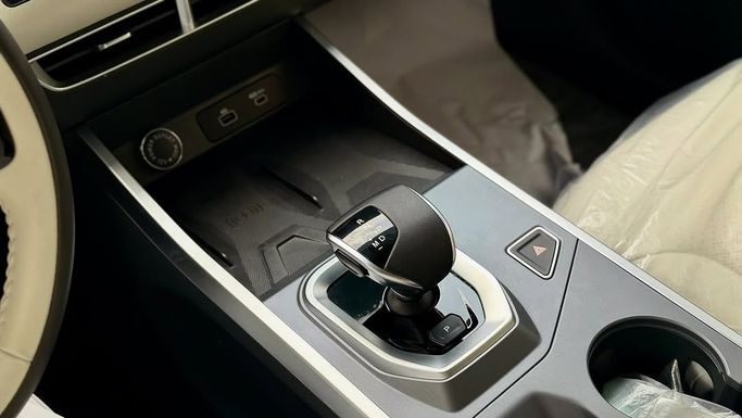 Подержанный Jetour Dashing I, 1.6 л, 2025 в Шардже от Badar Used Cars Серебристый цвет.  | AUTO.AE