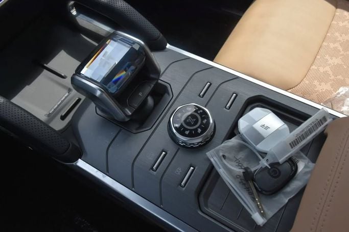 Новый Jetour T1, 2.0 л, 2025 в Шардже от Alfaris Used Cars Черный цвет.  | AUTO.AE