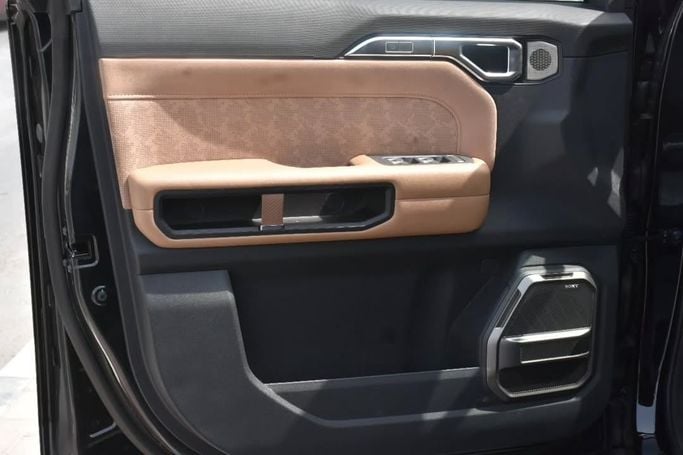 Новый Jetour T1, 2.0 л, 2025 в Шардже от Alfaris Used Cars Черный цвет.  | AUTO.AE