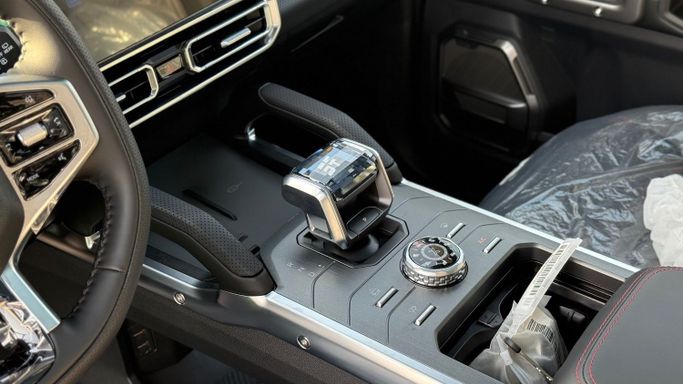 Новый Jetour T2, 2.0 л, 2025 в Шардже от Badar Used Cars Коричневый цвет.  | AUTO.AE