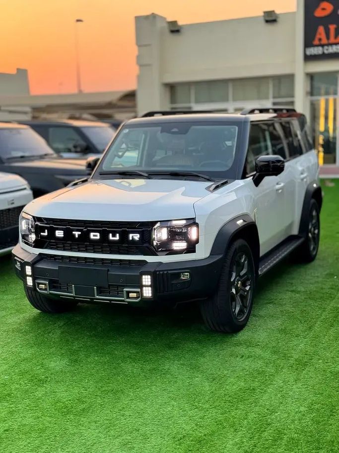 جديدة Jetour T2, 2.0 l, 2025 في في الشارقة من AL KARADAH USED CARS TRADING، اللون أبيض.  | AUTO.AE