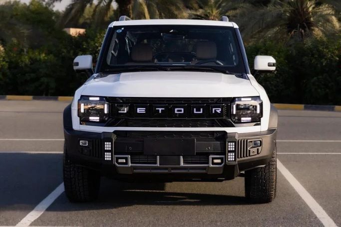 جديدة Jetour T2, 2.0 l, 2025 في في الشارقة من Dubai 2000 Used Cars، اللون أبيض. المواصفات الصينية | AUTO.AE