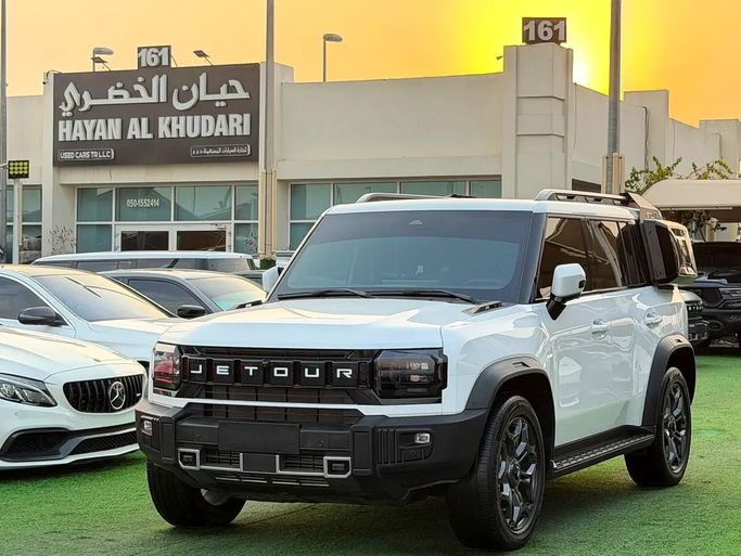 Подержанный Jetour T2, 2.0 л, 2025 в ОАЭ, Шарджа от Hayan Alkhudari Used Cars Белый цвет. GCC | AUTO.AE | Объявление #281474