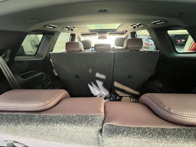 Подержанный Jetour X90 PLUS, 2.0 л, 2024 в Шардже от Ryno Cars Белый цвет. GCC | AUTO.AE