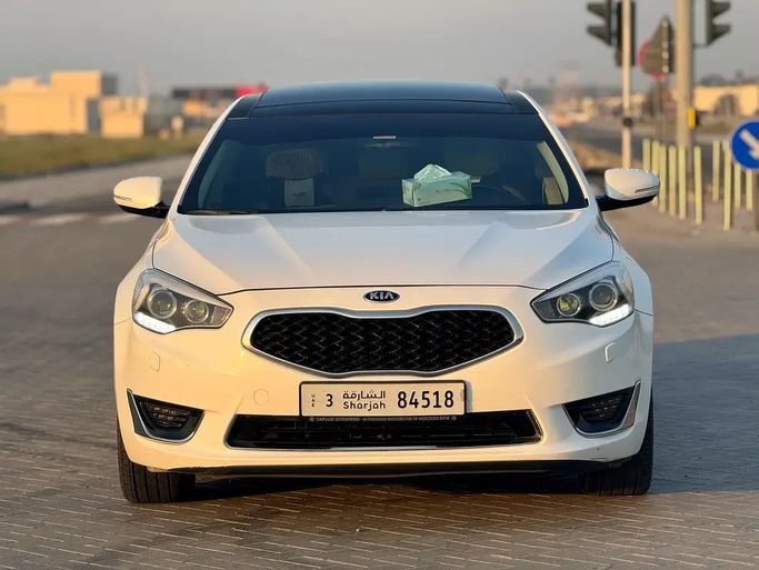 Подержанный ⁦Kia Cadenza I Рестайлинг, 3.5 л, 2015⁩ в ОАЭ, Шарджа от Al Ahd Used Cars Белый цвет. GCC | AUTO.AE | Объявление #290462