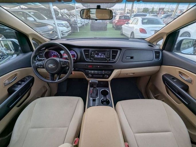 Used Kia Carnival III, 3.3 l, 2020 in Sharjah by Rebou Najd Used Cars, White color. GCC Specs | AUTO.AE