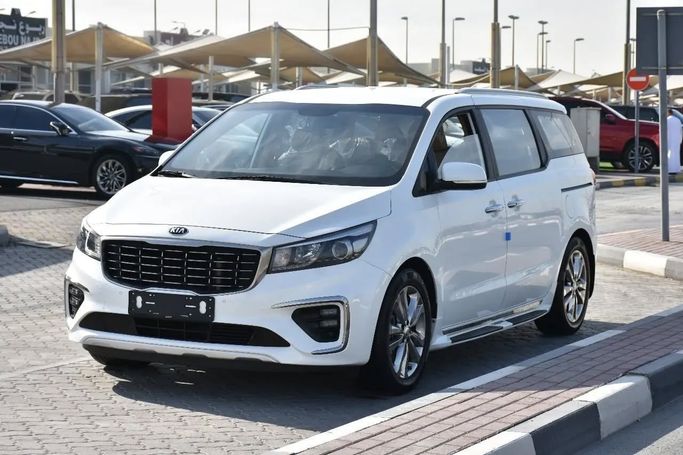 Подержанный Kia Carnival III, 2.2 л, 2020 в Шардже от Alfaris Used Cars Белый цвет. Other | AUTO.AE