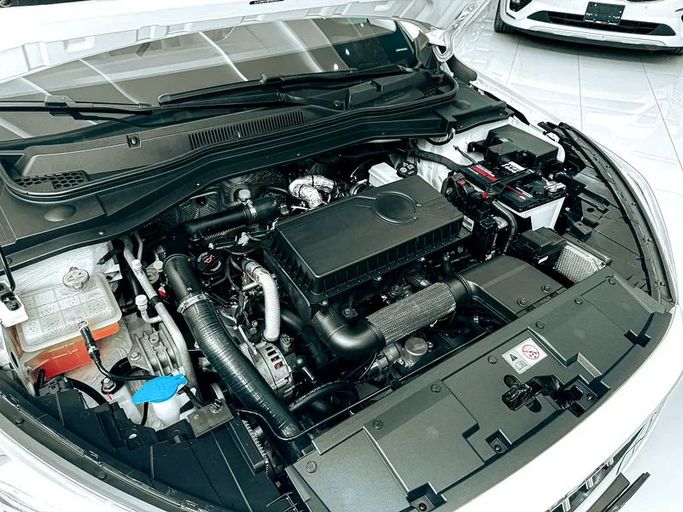 Подержанный Kia Carnival III, 3.3 л, 2020 в Шардже от Ryno Cars Белый цвет. GCC | AUTO.AE