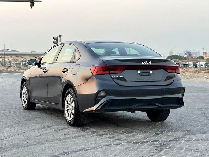 Подержанный Kia Cerato IV Рестайлинг, 1.6 л, 2022 в Шардже от Al Rukin Al Saudi Серый цвет. GCC | AUTO.AE
