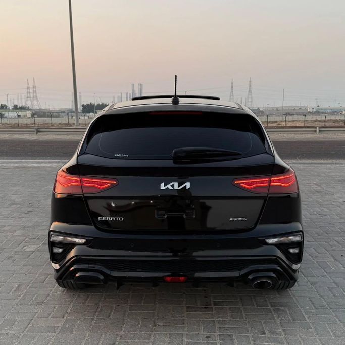 Подержанный Kia Cerato IV, 1.6 л, 2022 в Шардже от Sarmad Cars Черный цвет. Other | AUTO.AE