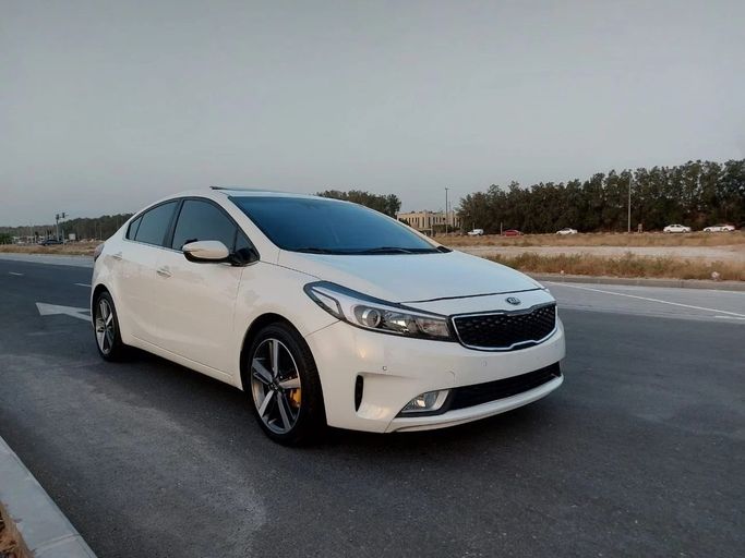 مستعملة Kia Cerato III فيس ليفت الثالث (كلاسيكي), 2.0 l, 2017 في في الشارقة من Laqtah Used Cars، اللون أبيض. مواصفات الخليج | AUTO.AE | إعلان #272743