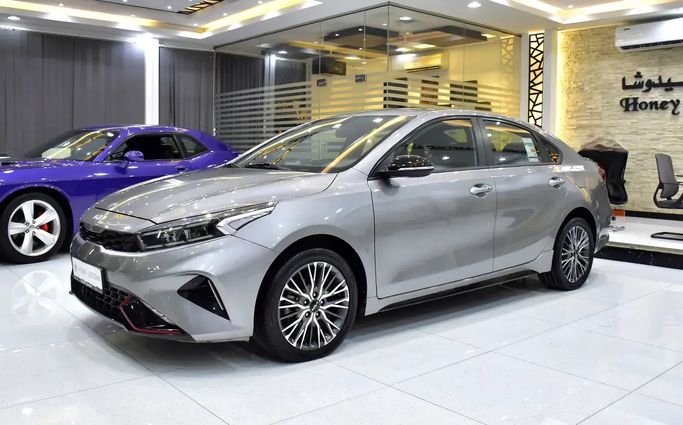 Подержанный Kia Cerato IV Рестайлинг, 1.6 л, 2024 в Шардже от Honey Jidosha Used Cars Tr. Серый цвет. GCC | AUTO.AE | Объявление #273368