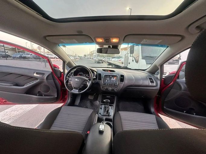 Used Kia Forte II Facelift, 2.0 l, 2018 in Sharjah by Laqtah Used Cars, Red color. American Specs | AUTO.AE