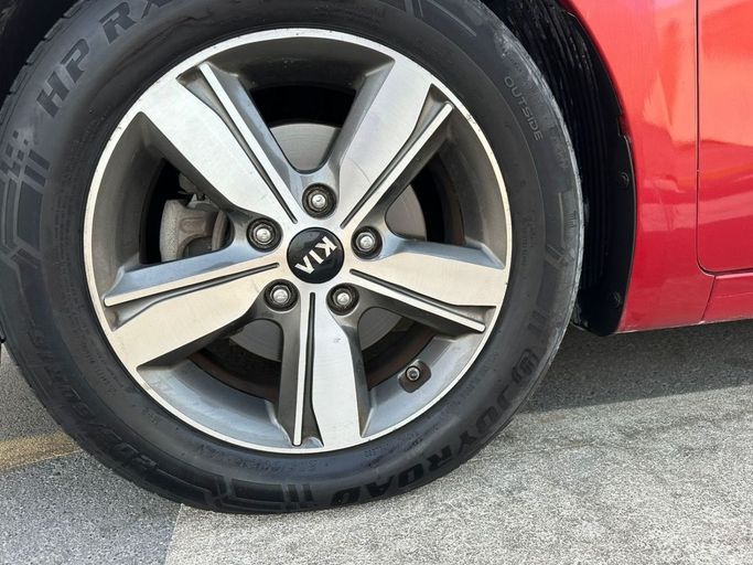 Used Kia Forte II Facelift, 2.0 l, 2018 in Sharjah by Laqtah Used Cars, Red color. American Specs | AUTO.AE