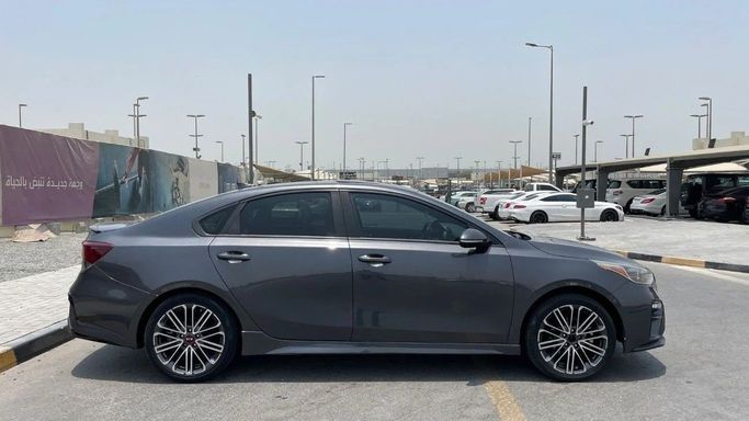 Подержанный Kia Forte III, 1.6 л, 2020 в Шардже от Halla Cars Серый цвет. Американская | AUTO.AE