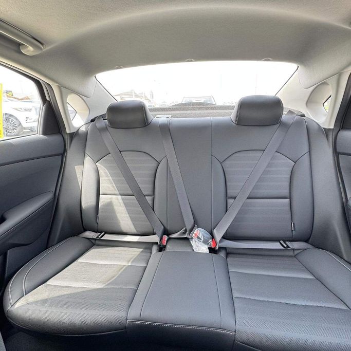 New Kia K3 II (China Market) Facelift, 1.4 l, 2025 in Sharjah by Alfaris Used Cars, White color. Other | AUTO.AE