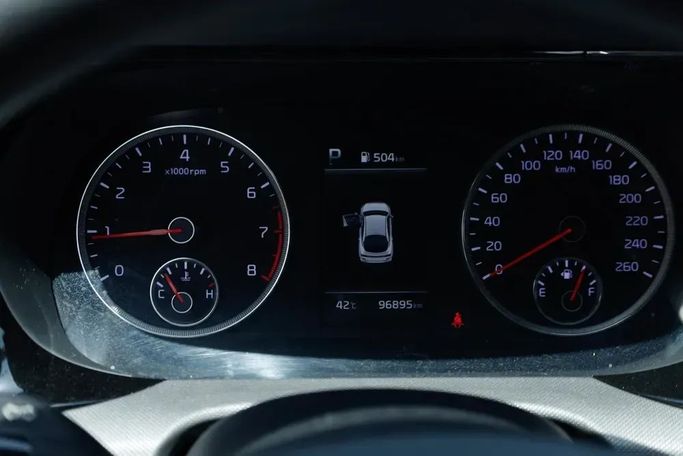 Used Kia K5 III, 2.5 l, 2022 in Sharjah by Qasr Al Furqan Used Cars, White color. GCC Specs | AUTO.AE