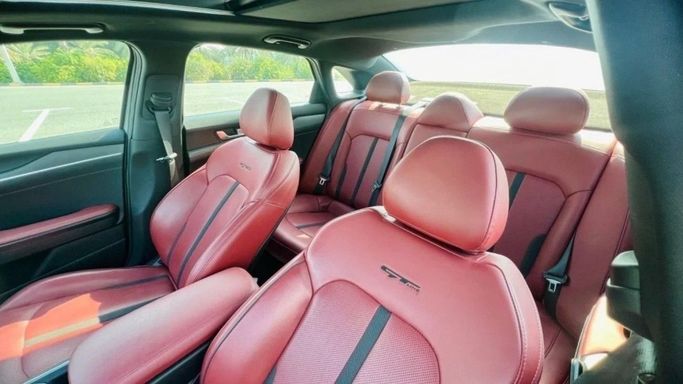 Подержанный Kia K5 III, 1.6 л, 2021 в Шардже от Halla Cars Серый цвет. Американская | AUTO.AE