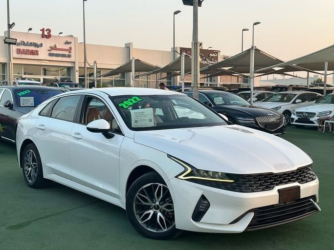 Used Kia K5 III, 2.0 l, 2022 in Sharjah by Badar Used Cars, White color.  | AUTO.AE