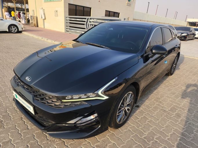 Подержанный Kia K5 III, 2.0 л, 2021 в Шардже от DAYYAN CARS Черный цвет. Корейская | AUTO.AE