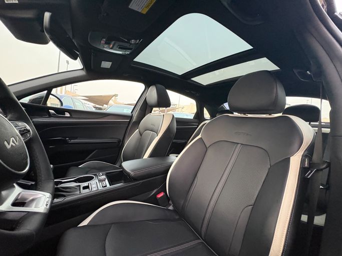 مستعملة Kia K5 ثالثاً فيس ليفت، 2.5 لتر، 2026 في الإمارات، الشارقة من Lamer Motors، اللون أزرق. المواصفات الأمريكية | AUTO.AE | إعلان #296082 — صورة 14 من 18