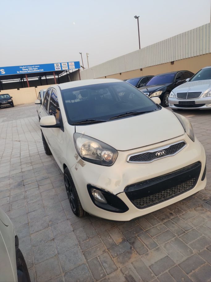 Подержанный Kia Morning II, 1.0 л, 2014 в Шардже от DAYYAN CARS Белый цвет. Корейская | AUTO.AE