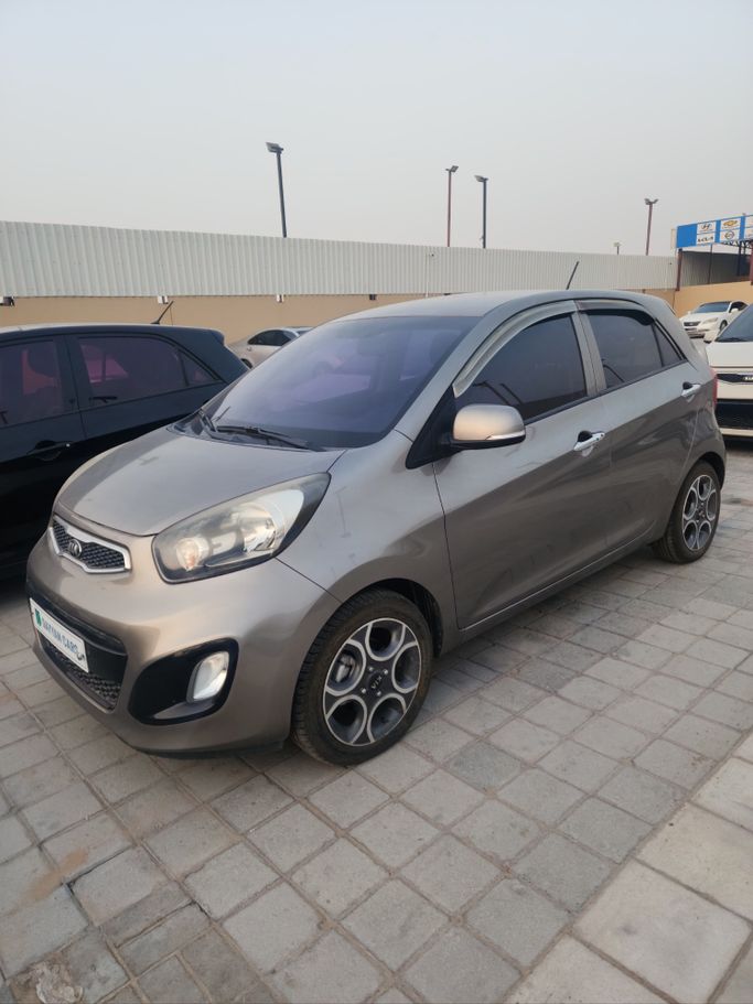 مستعملة Kia Morning ثانياً, 1.0 l, 2014 في في الشارقة من DAYYAN CARS، اللون رمادي. المواصفات الكورية | AUTO.AE