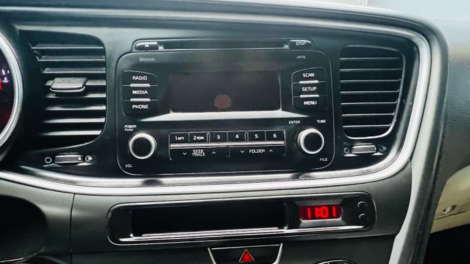 Used Kia Optima IV, 2.4 l, 2016 in Sharjah, White color. GCC Specs | AUTO.AE