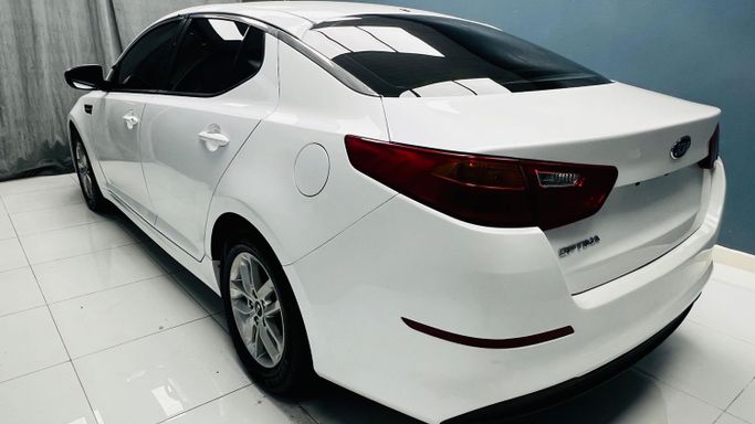 Used Kia Optima IV, 2.4 l, 2016 in Sharjah, White color. GCC Specs | AUTO.AE