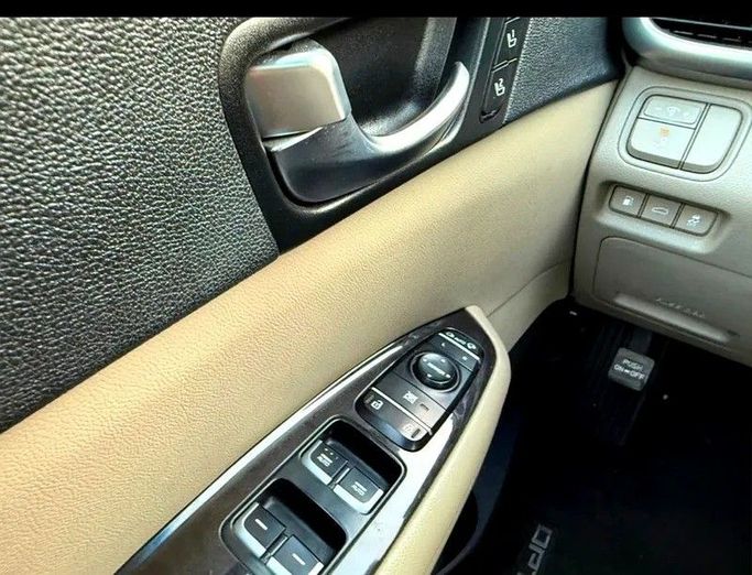 Used Kia Optima IV, 2.4 l, 2016 in Sharjah by Abd and Sadiq Tayyar Used Cars, White color. American Specs | AUTO.AE