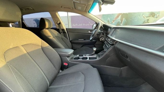 Подержанный Kia Optima IV Рестайлинг, 2.4 л, 2020 в Шардже от Halla Cars Черный цвет. Американская | AUTO.AE