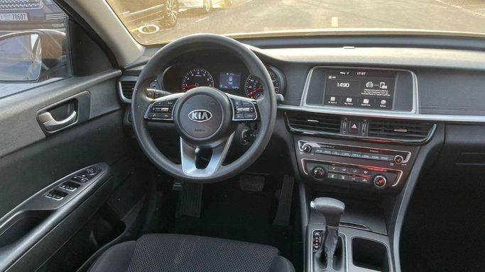 Подержанный Kia Optima IV Рестайлинг, 2.4 л, 2020 в Шардже от Halla Cars Черный цвет. Американская | AUTO.AE