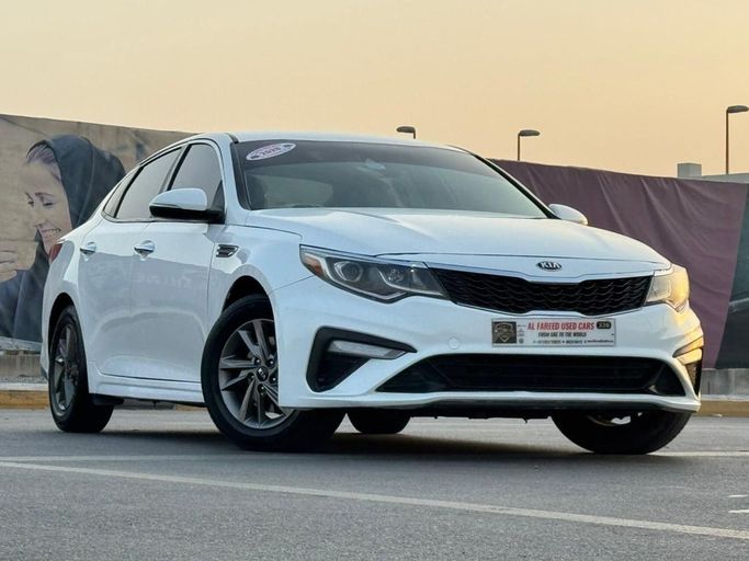Подержанный Kia Optima IV Рестайлинг, 2.4 л, 2020 в Шардже от Al Fareed Used Cars Белый цвет. Американская | AUTO.AE