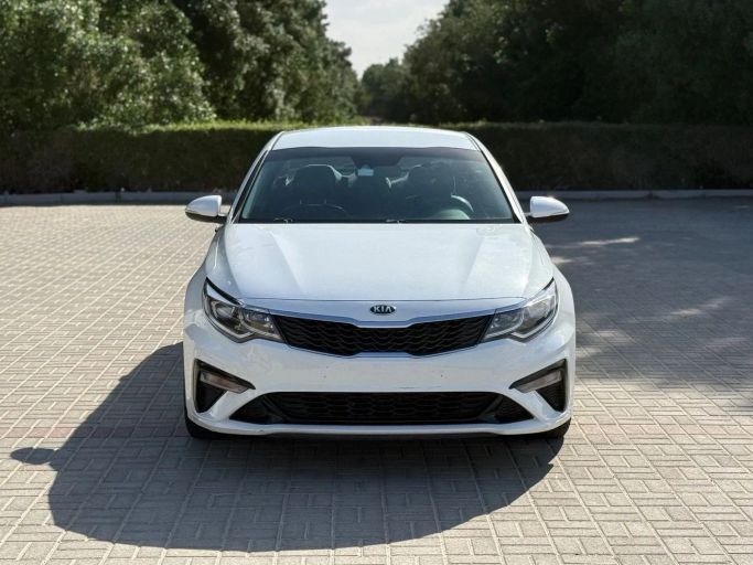 مستعملة Kia Optima فيس ليفت IV, 2.4 l, 2020 في في الشارقة من AL HAMOOR AL THAHABI، اللون أبيض. المواصفات الأمريكية | AUTO.AE