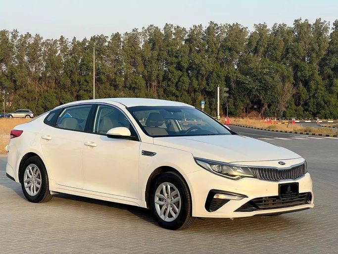 Подержанный Kia Optima IV Рестайлинг, 1.6 л, 2020 в Шардже от Wahat Al Sharq  Car Showroom Белый цвет. GCC | AUTO.AE | Объявление #272318