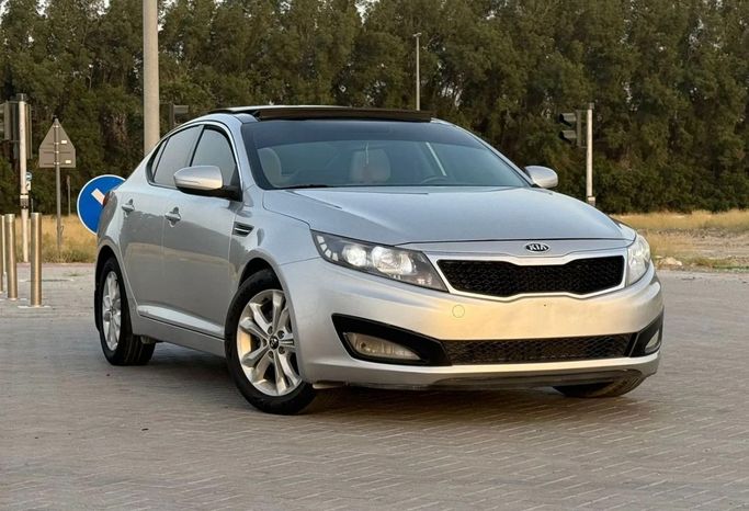 Подержанный Kia Optima III, 2.4 л, 2014 в Шардже от Laqtah Used Cars Серебристый цвет. GCC | AUTO.AE | Объявление #272741