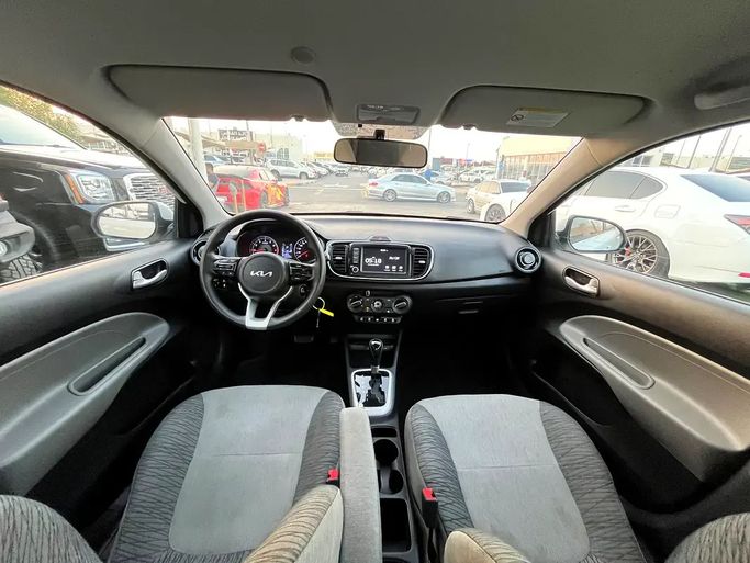 Подержанный Kia Pegas, 1.4 л, 2023 в ОАЭ, Шарджа от Rebou Alfakhama Белый цвет. GCC | AUTO.AE | Объявление #295807 — фото 11 из 13