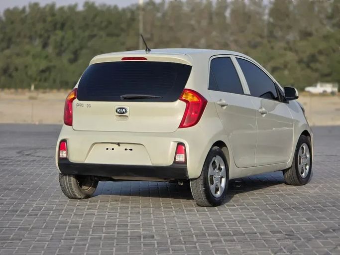 Подержанный Kia Picanto II Рестайлинг, 1.2 л, 2016 в Шардже от Al Sayed Ezzat Khamis Белый цвет. GCC | AUTO.AE