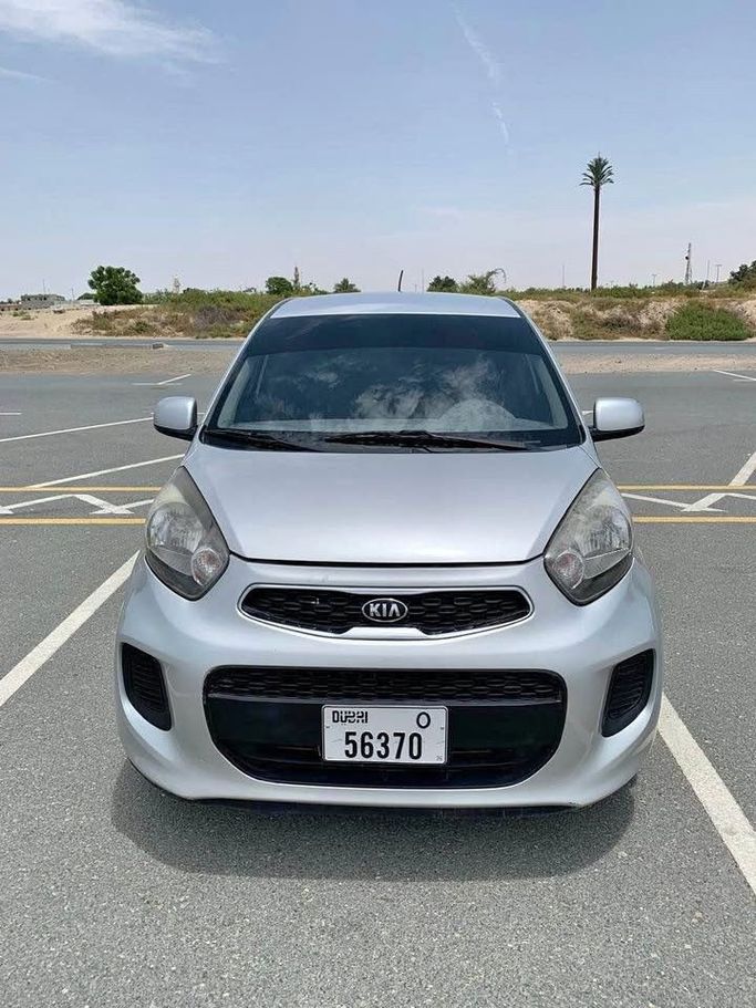 Подержанный Kia Picanto II Рестайлинг, 1.2 л, 2016 в Шардже от Al Ashiqa Used Cars Серебристый цвет. GCC | AUTO.AE
