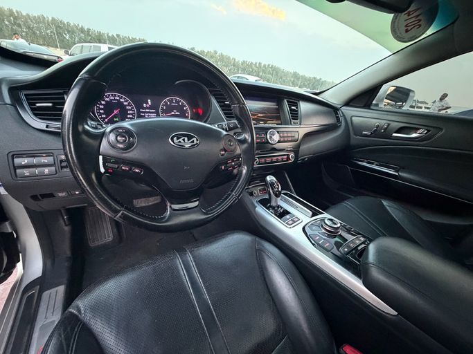 مستعملة Kia Quoris I، 3.3 لتر، 2014 في الإمارات، الشارقة من Hesham Safwat  Used Cars، اللون فضي. مواصفات الخليج | AUTO.AE | إعلان #293450 — صورة 11 من 16