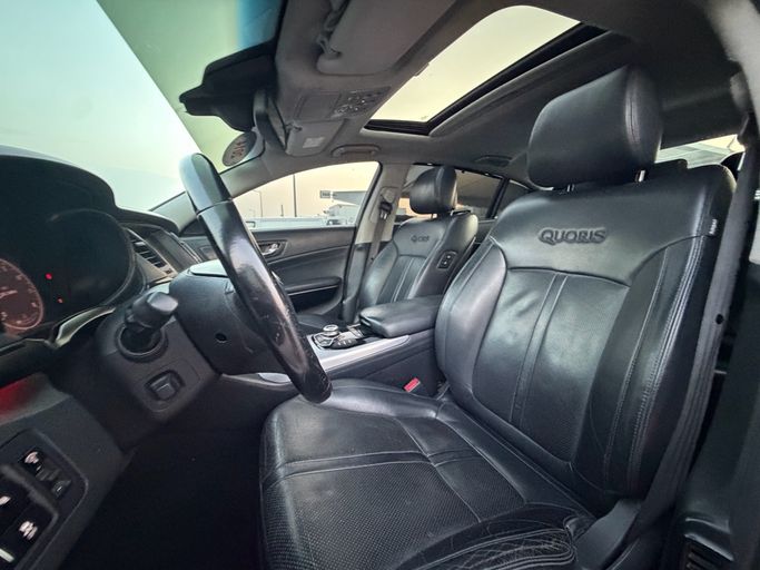 مستعملة Kia Quoris I، 3.3 لتر، 2014 في الإمارات، الشارقة من Hesham Safwat  Used Cars، اللون فضي. مواصفات الخليج | AUTO.AE | إعلان #293450 — صورة 7 من 16