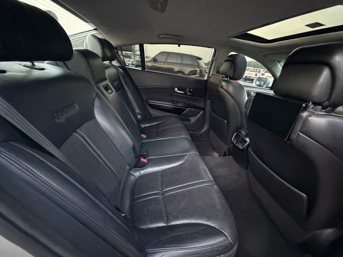 مستعملة Kia Quoris I، 3.3 لتر، 2014 في الإمارات، الشارقة من Hesham Safwat  Used Cars، اللون فضي. مواصفات الخليج | AUTO.AE | إعلان #293450 — صورة 10 من 16