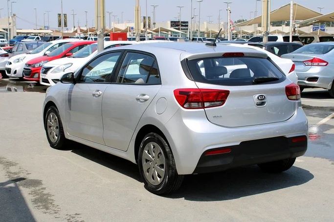 Used Kia Rio IV Facelift (Global market), 1.4 l, 2020 in Sharjah by Sama alsaadah Cars, Silver color. GCC Specs | AUTO.AE