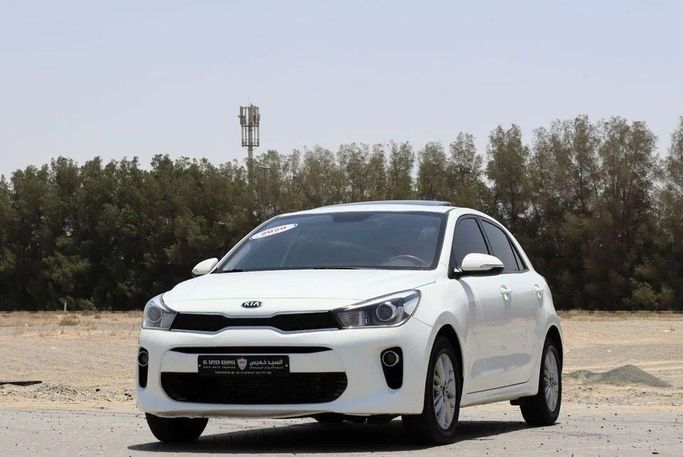 Подержанный Kia Rio IV (Global market), 1.4 л, 2020 в Шардже от Al Sayed Khamis Used Cars Белый цвет. GCC | AUTO.AE