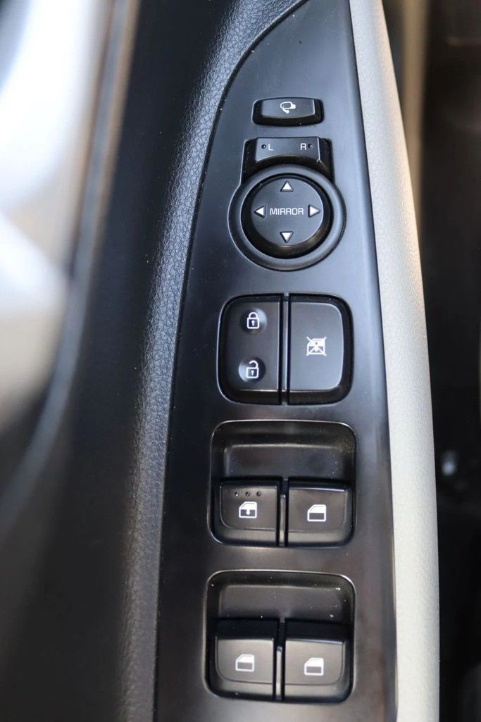 Подержанный Kia Rio IV (Global market), 1.4 л, 2019 в Шардже от Al Sayed Khamis Used Cars Белый цвет. GCC | AUTO.AE