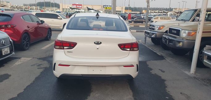 Новый Kia Rio IV Рестайлинг, 1.6 л, 2021 в Шардже от Ishtar Used Cars Белый цвет. GCC | AUTO.AE