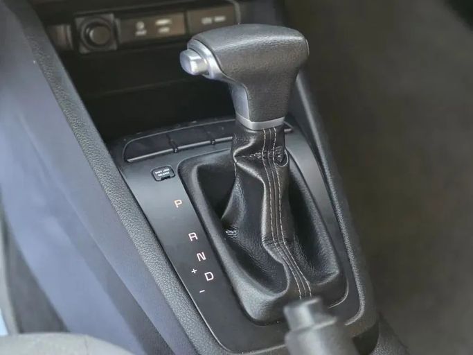 Подержанный Kia Rio IV, 1.6 л, 2019 в Шардже от Al Sayed Ezzat Khamis Синий цвет.  | AUTO.AE