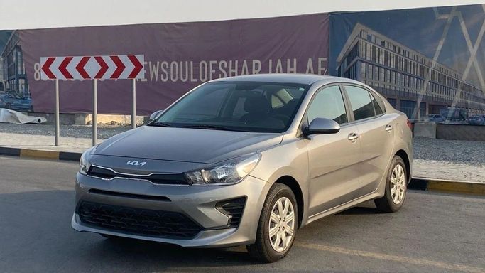 Подержанный Kia Rio IV Рестайлинг (Global market), 1.6 л, 2022 в Шардже от Halla Cars Серый цвет. Американская | AUTO.AE